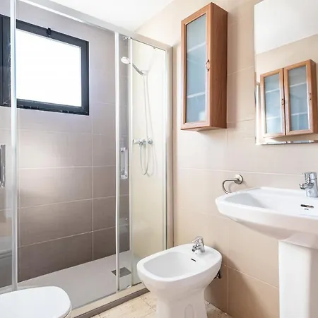 Kennedy Ii 5-c Levante Area Apartment *